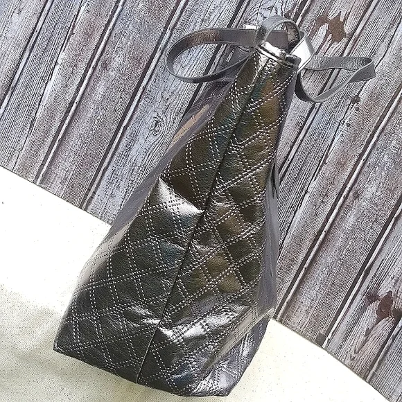 Bath & Body Works Silver Quilted Envelope Tote Bag - Picture 4 of 10